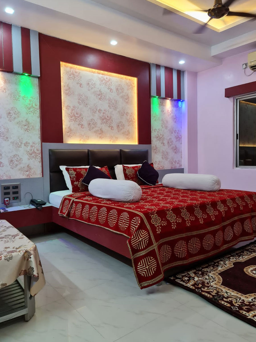 rooms-of-hotel-ellora